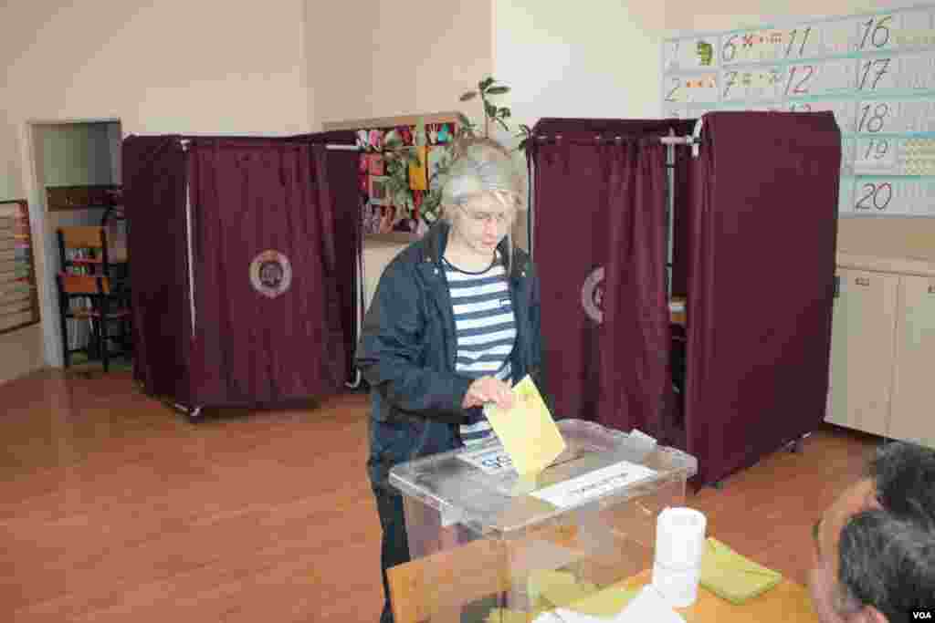 Emine Ulker Tarhan, a Turkish opposition leader, casting her vote in Ankara